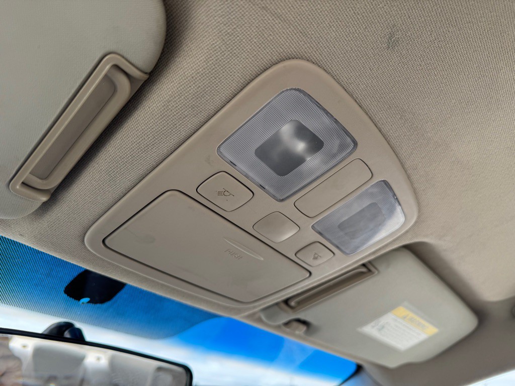 2011 Hyundai Accent Image 15