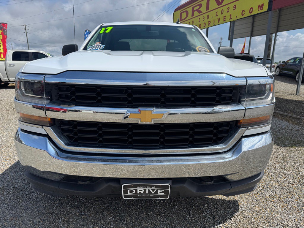 2017 Chevrolet Silverado 1500 Image 2