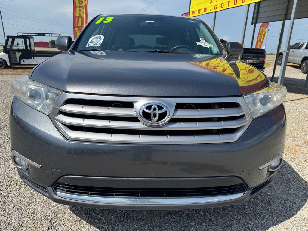 2013 Toyota Highlander Image 2
