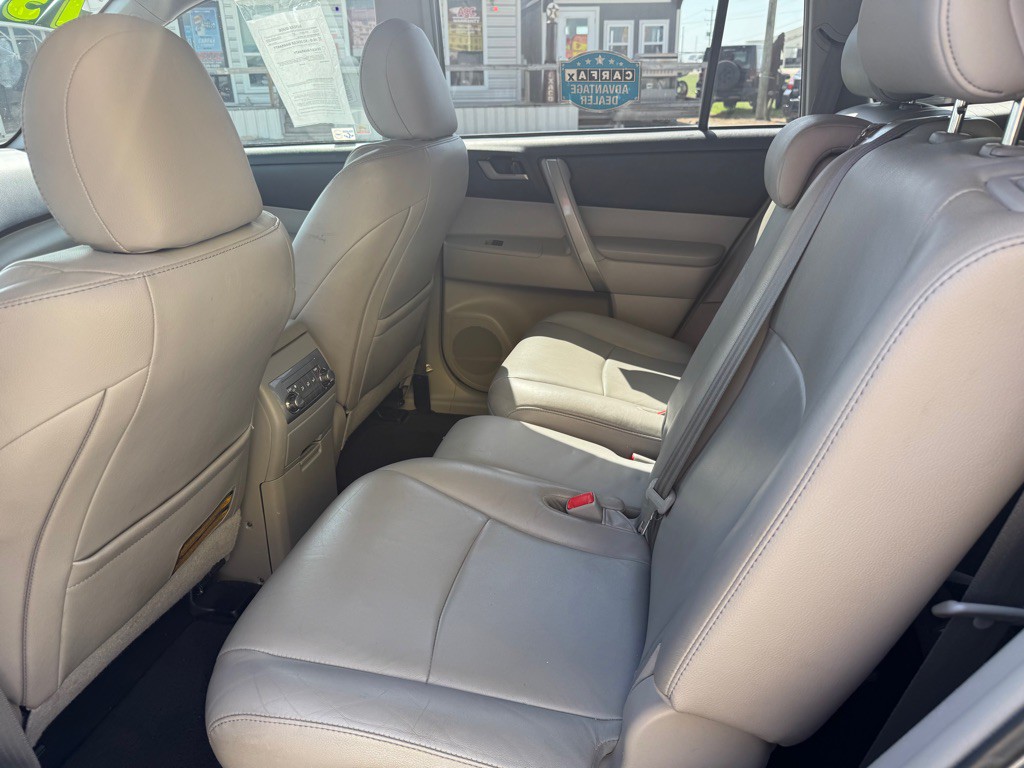 2013 Toyota Highlander Image 10