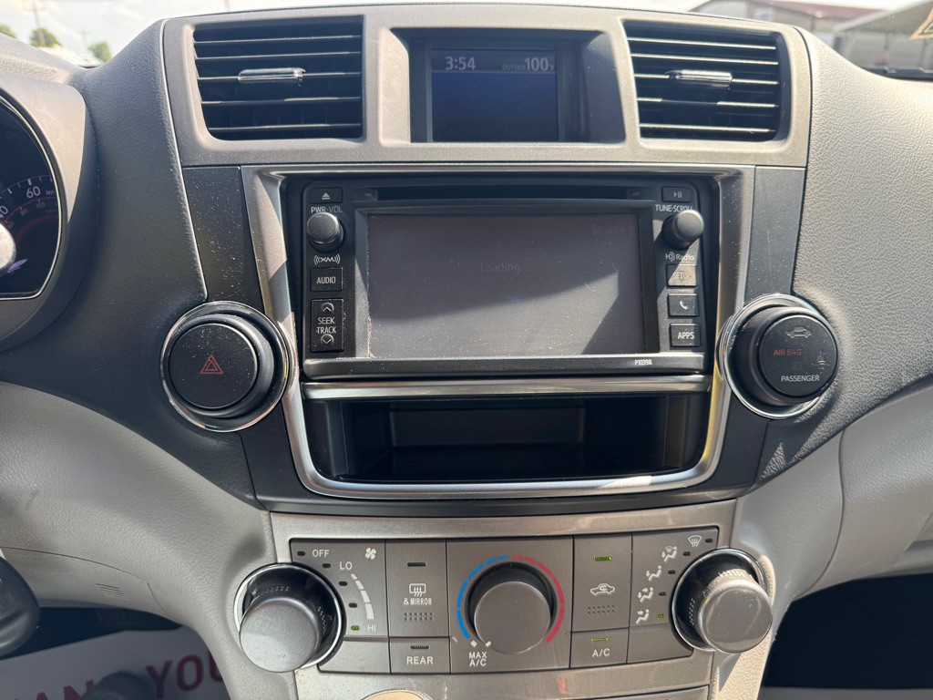 2013 Toyota Highlander Image 16
