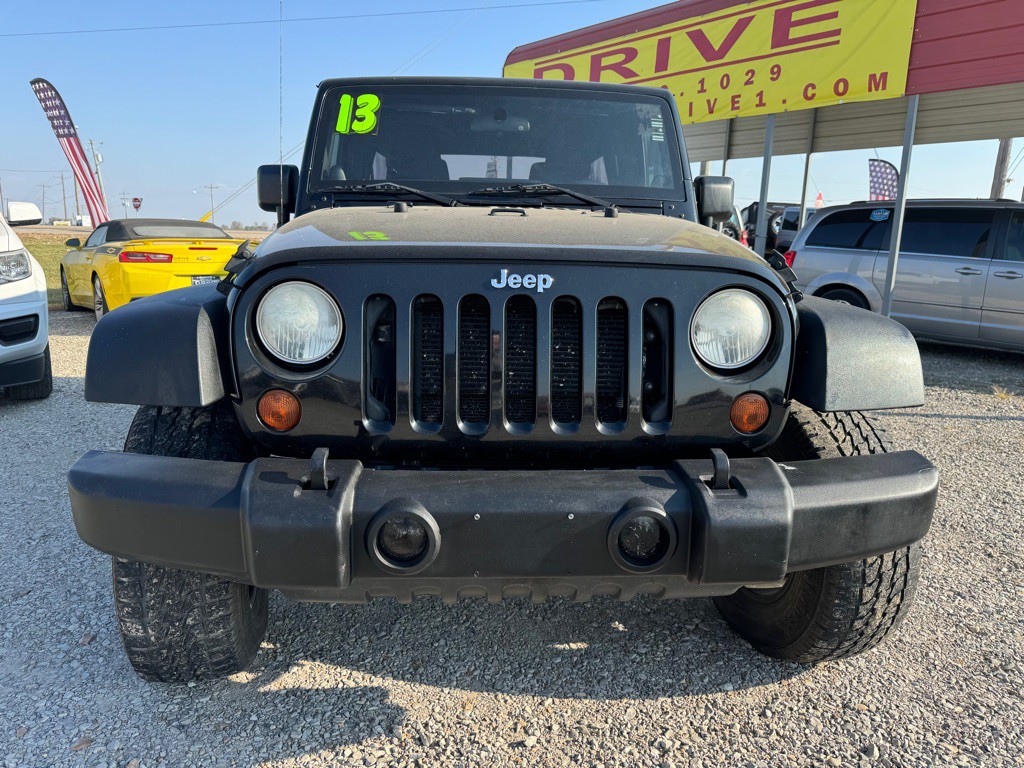 2013 Jeep Wrangler Unlimited Image 2