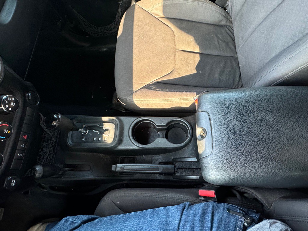 2013 Jeep Wrangler Unlimited Image 16