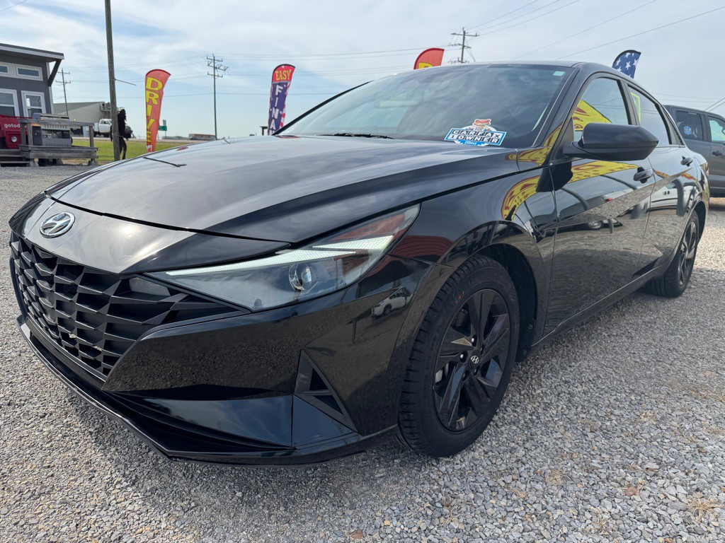 2021 Hyundai Elantra Image 3