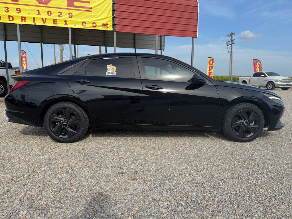 2021 Hyundai Elantra Image 8