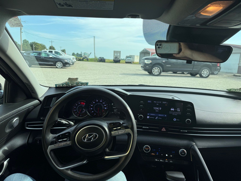 2021 Hyundai Elantra Image 11