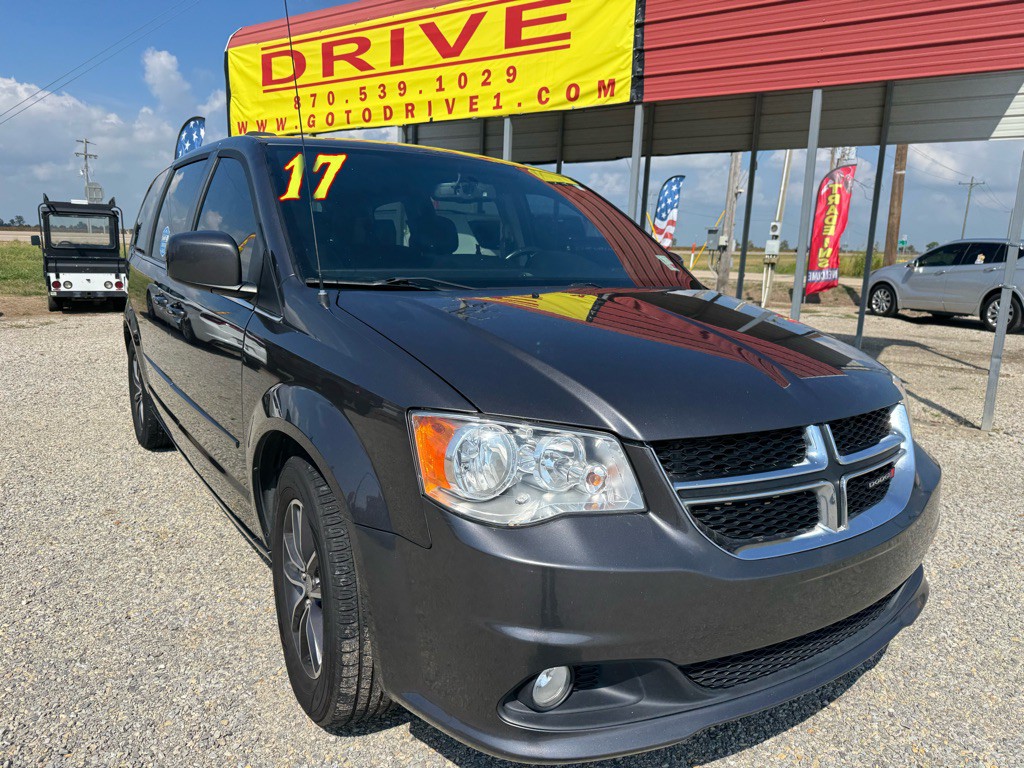 2017 Dodge Grand Caravan Image 1