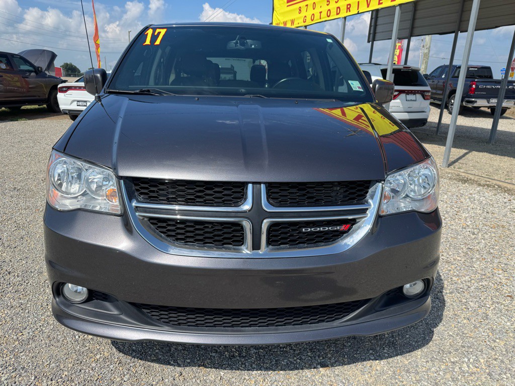 2017 Dodge Grand Caravan Image 2