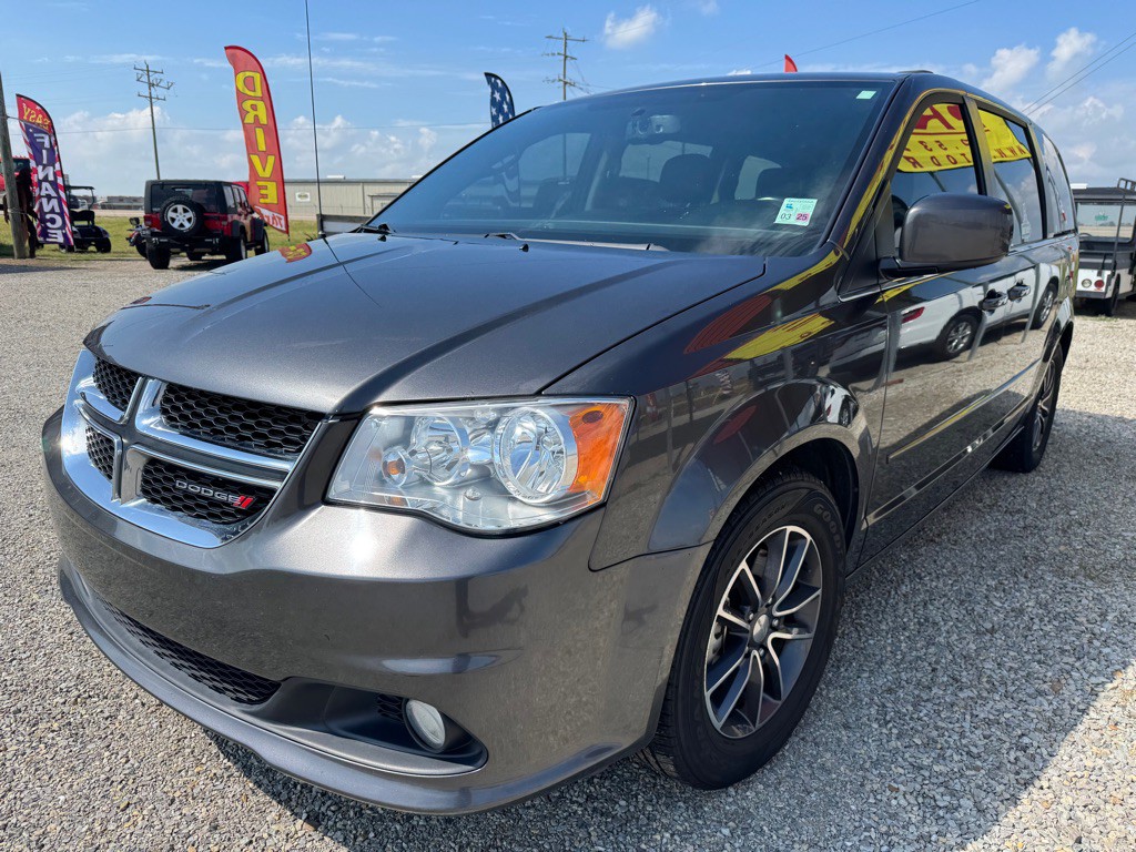 2017 Dodge Grand Caravan Image 3