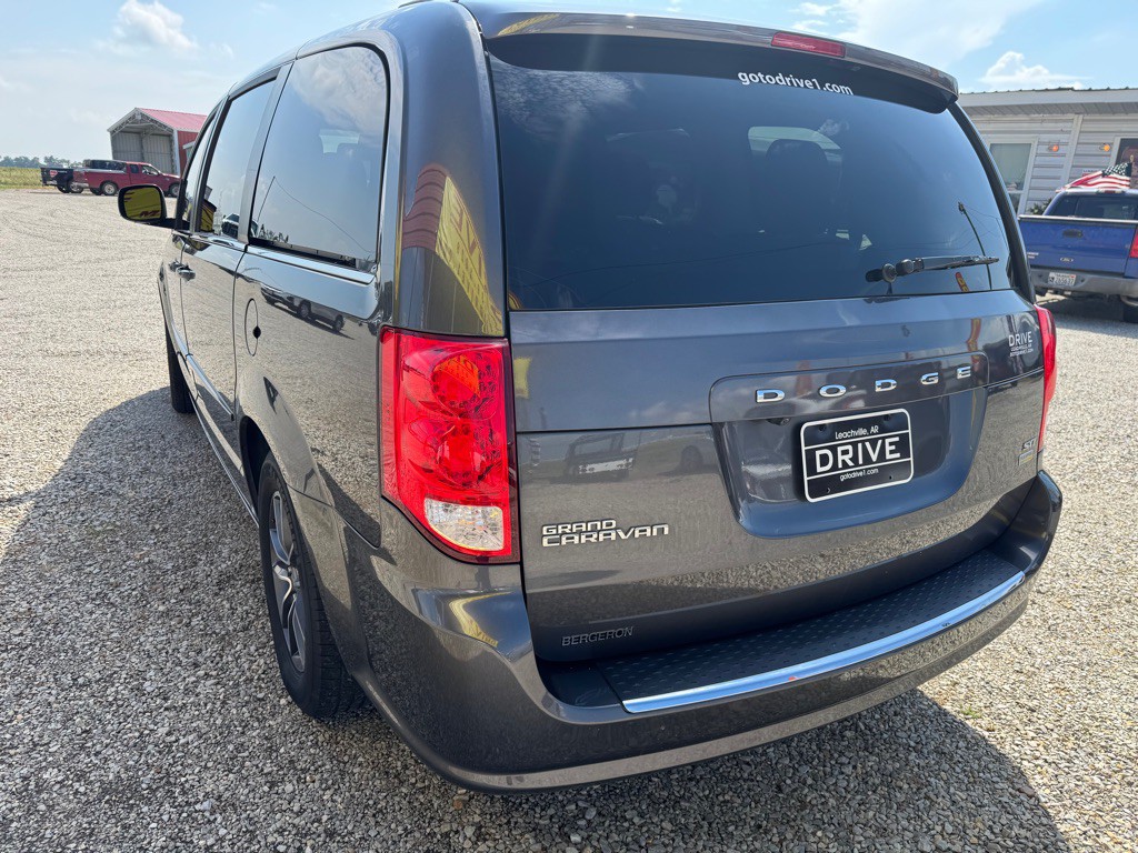 2017 Dodge Grand Caravan Image 5