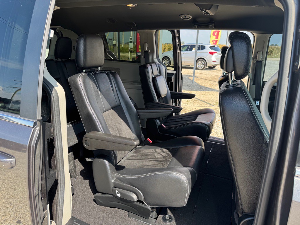 2017 Dodge Grand Caravan Image 10