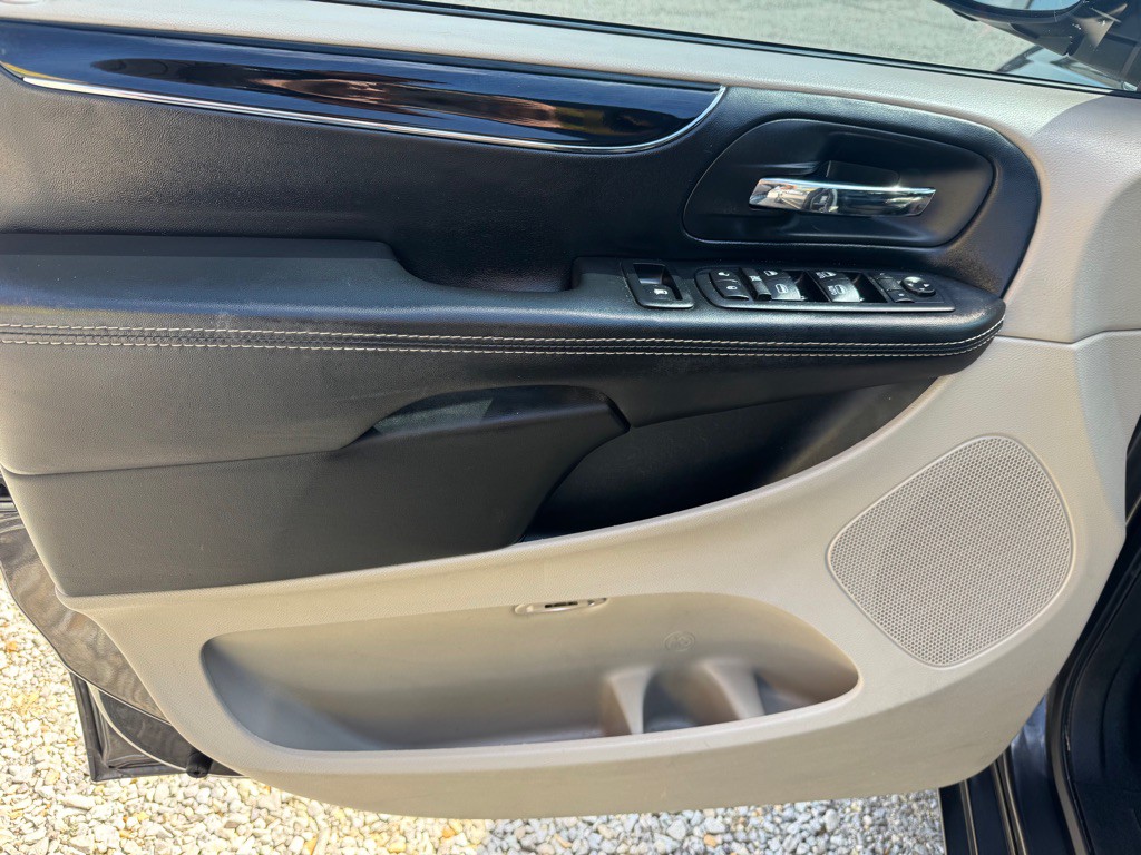 2017 Dodge Grand Caravan Image 11