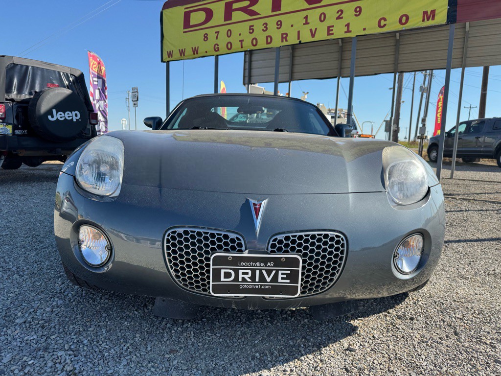 2007 Pontiac Solstice Image 2
