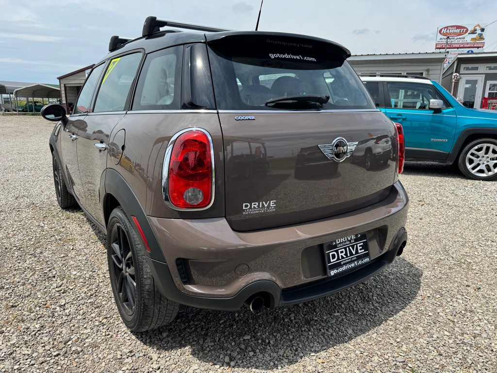 2014 MINI Cooper Image 2