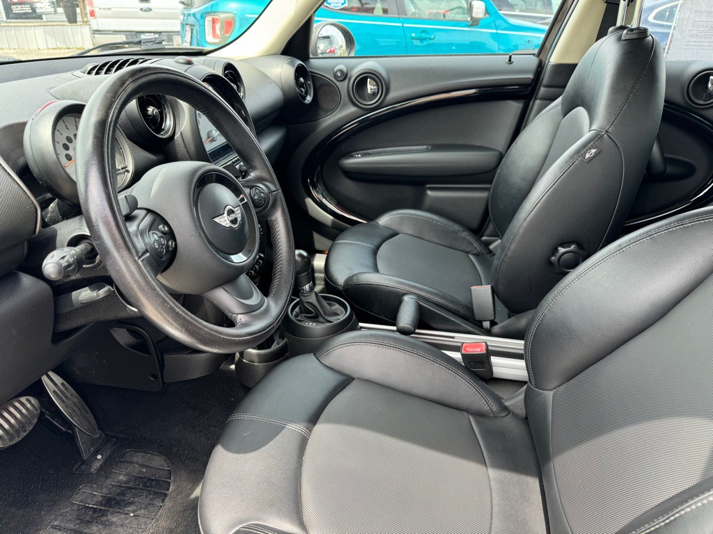 2014 MINI Cooper Image 9