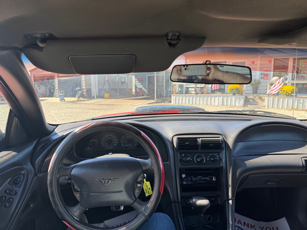 2004 Ford Mustang Image 11