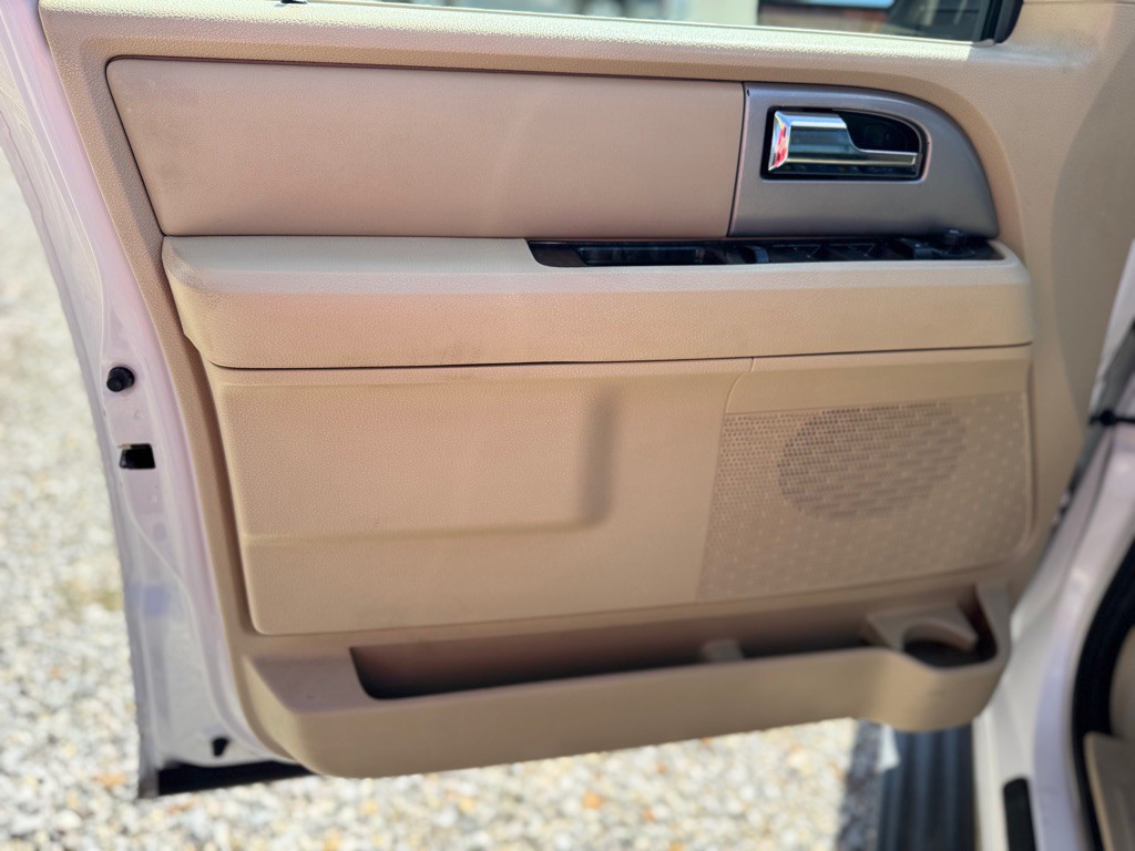2016 Ford Expedition Image 10