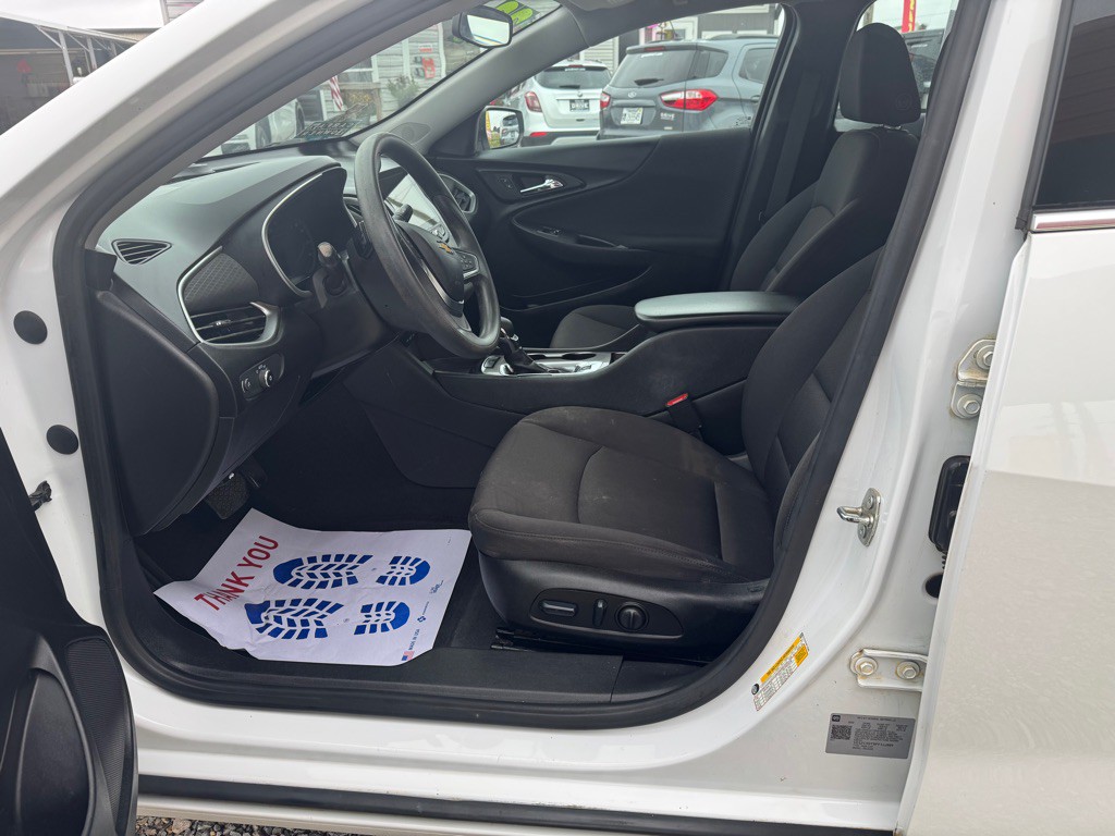 2023 Chevrolet Malibu Image 12