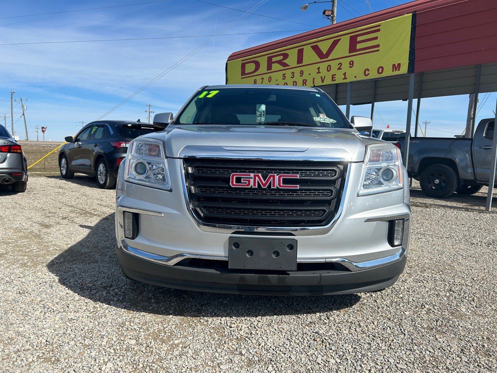 2017 GMC Terrain Image 2