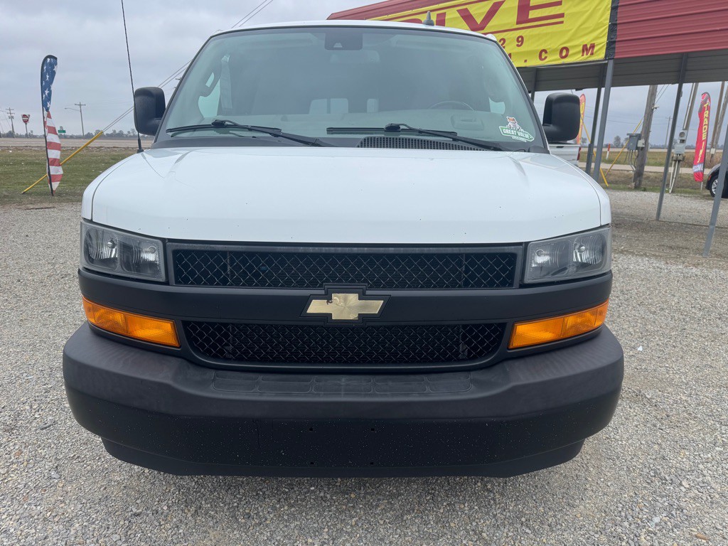 2019 Chevrolet Express Image 2