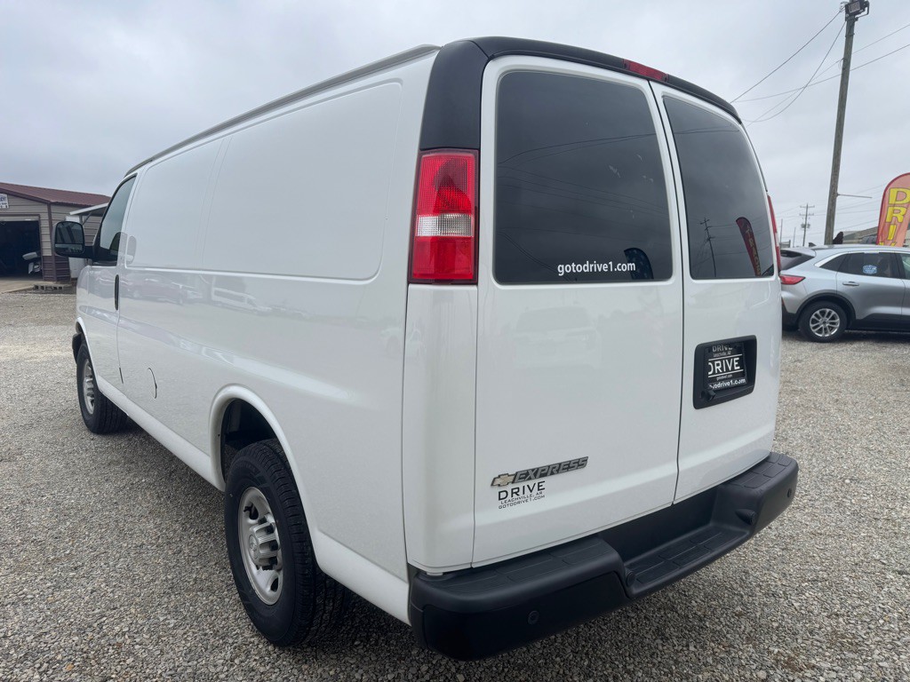 2019 Chevrolet Express Image 5