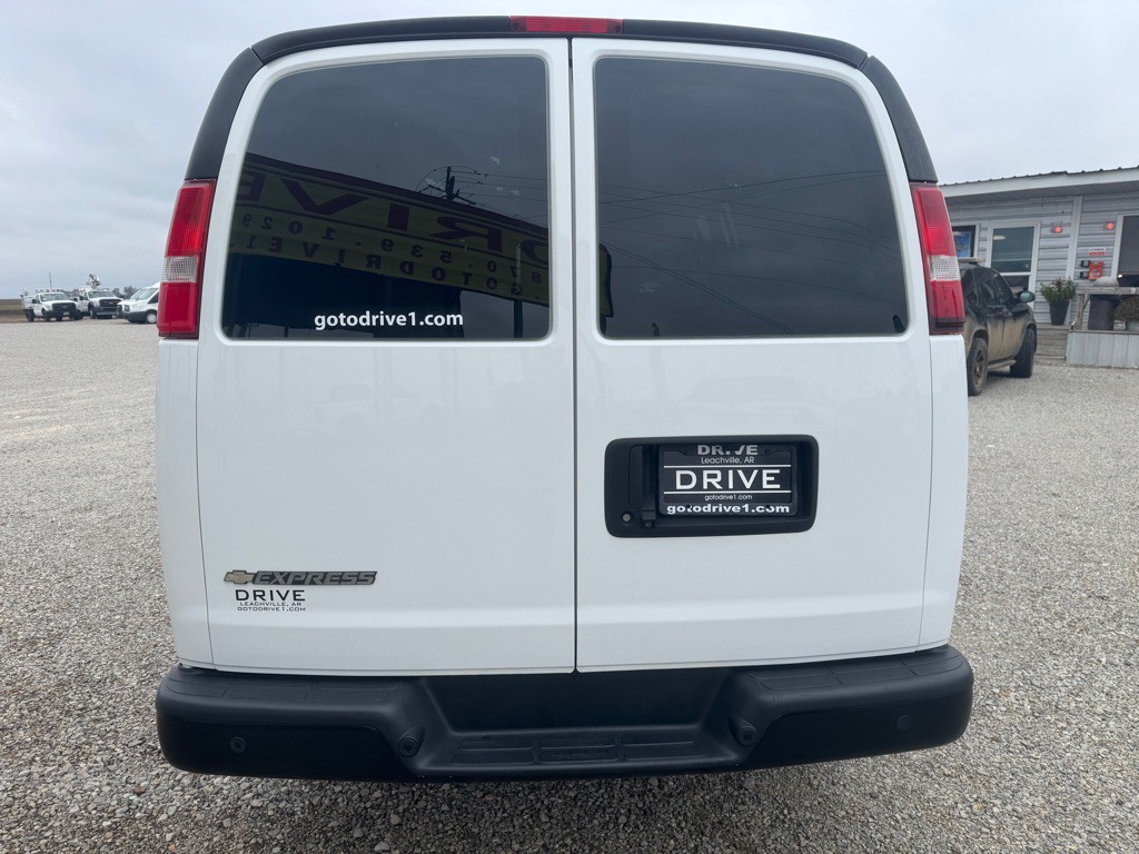 2019 Chevrolet Express Image 6