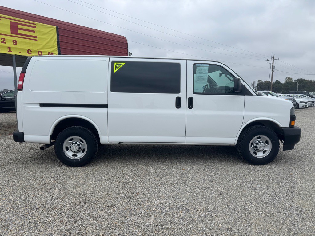 2019 Chevrolet Express Image 8