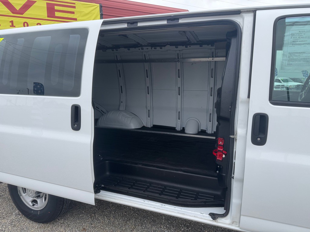 2019 Chevrolet Express Image 10