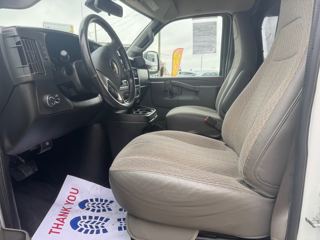 2019 Chevrolet Express Image 12