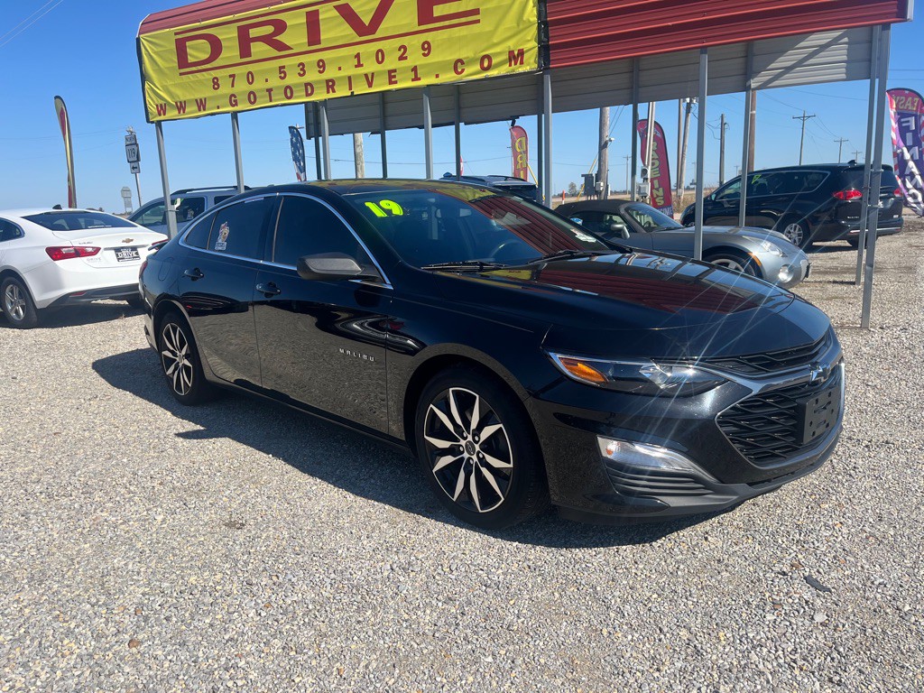2019 Chevrolet Malibu Image 1