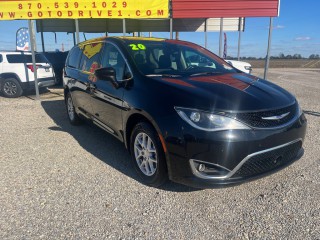 Image for 2020 Chrysler Pacifica Touring ID: 6940812