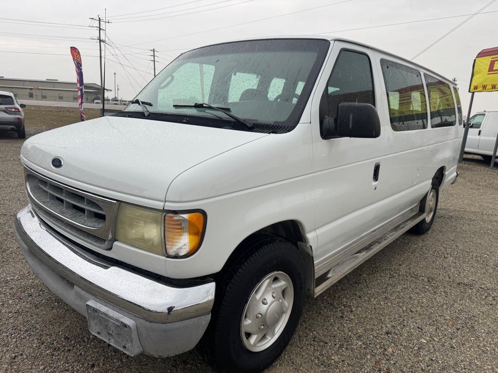2002 Ford Econoline Image 4