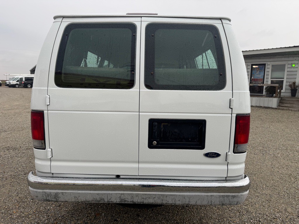 2002 Ford Econoline Image 7