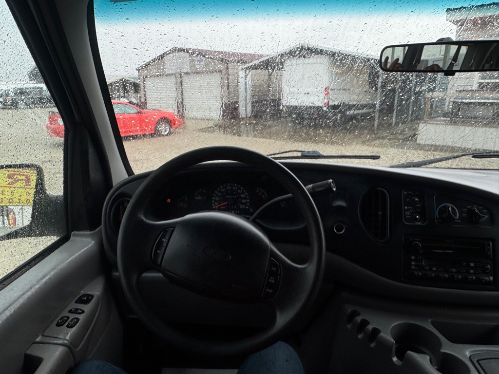 2002 Ford Econoline Image 12