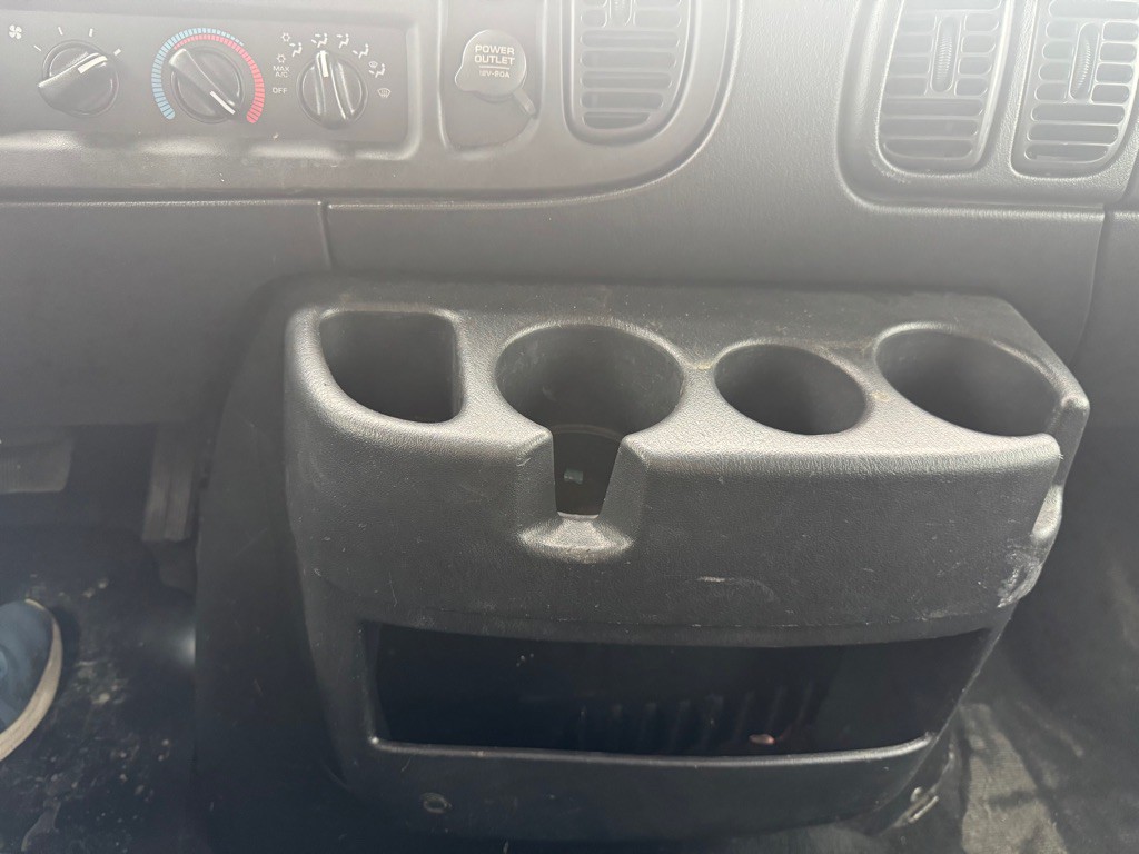 2001 Dodge Ram Van Image 13