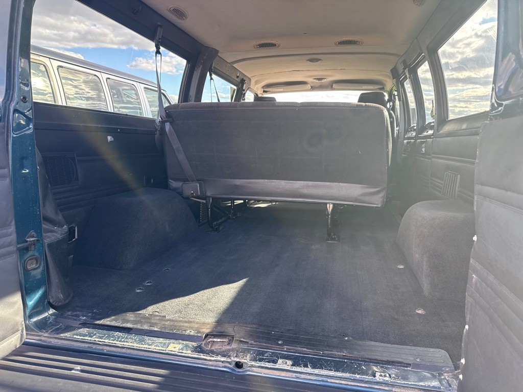 2001 Dodge Ram Van Image 15