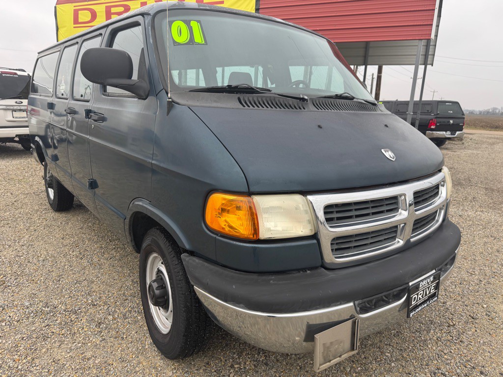 2001 Dodge Ram Van Image 1