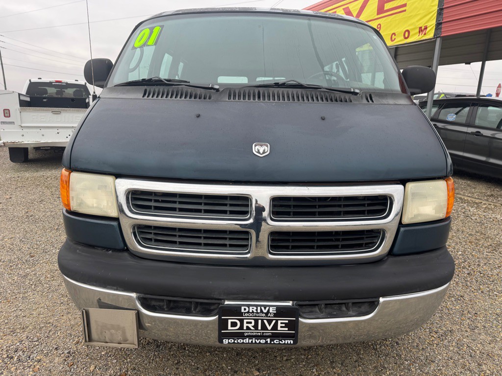 2001 Dodge Ram Van Image 2