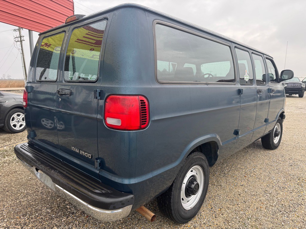 2001 Dodge Ram Van Image 7