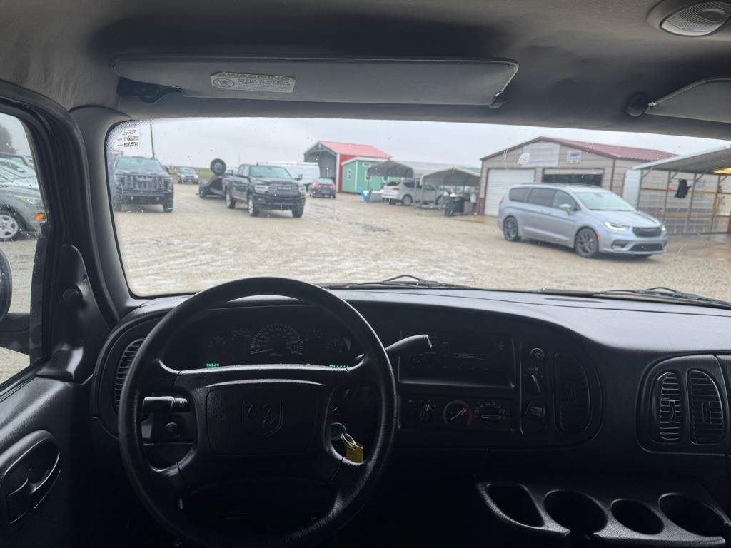 2001 Dodge Ram Van Image 11