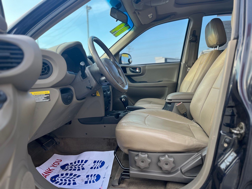 2004 Hyundai Santa Fe Image 8