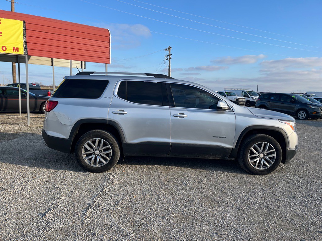 2017 GMC Acadia Image 8