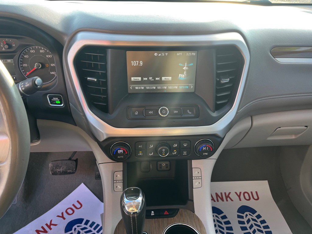 2017 GMC Acadia Image 12