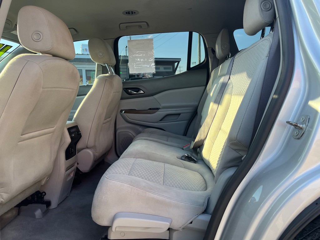 2017 GMC Acadia Image 13