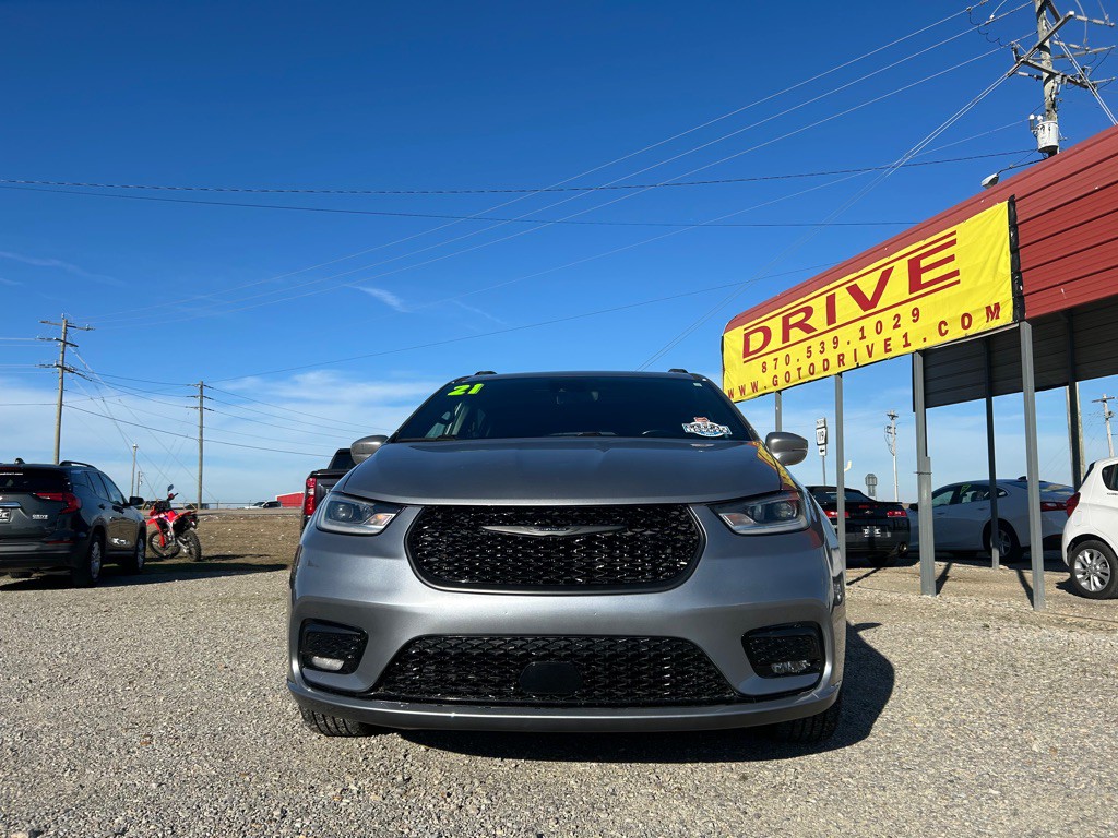 2021 Chrysler Pacifica Image 2