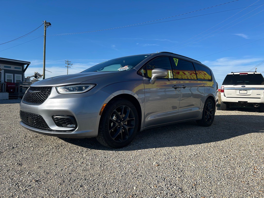 2021 Chrysler Pacifica Image 3