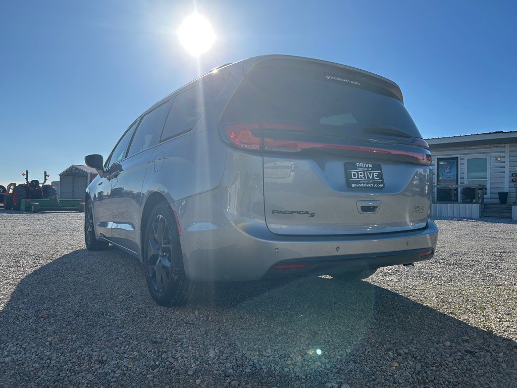 2021 Chrysler Pacifica Image 5