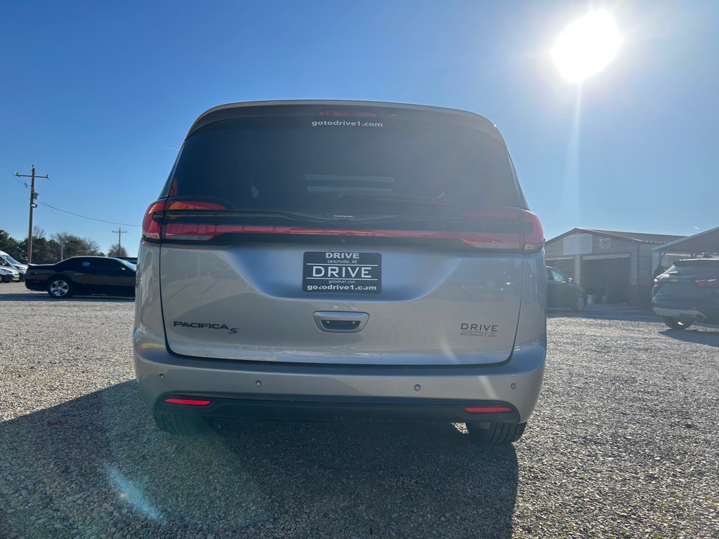 2021 Chrysler Pacifica Image 6