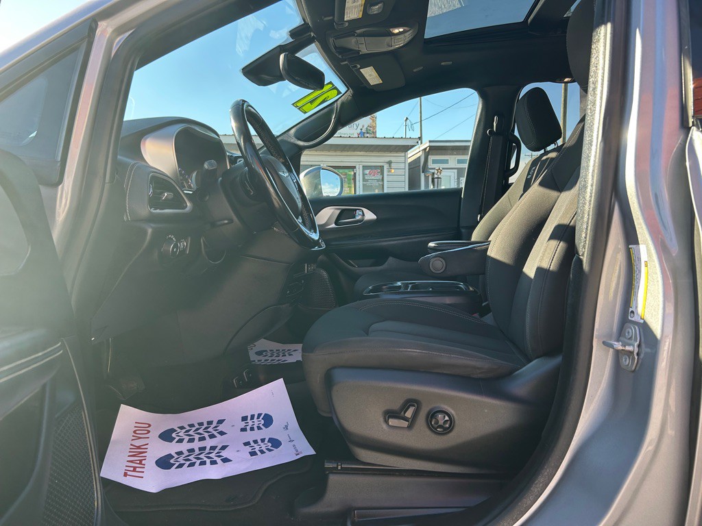 2021 Chrysler Pacifica Image 10