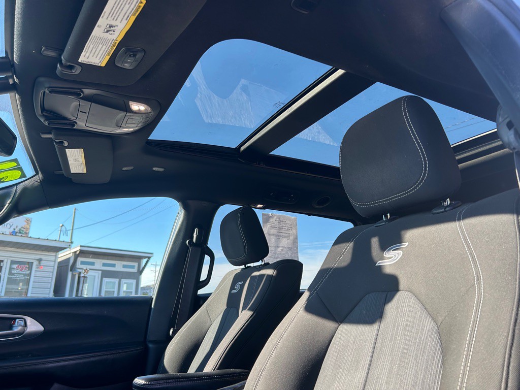 2021 Chrysler Pacifica Image 11